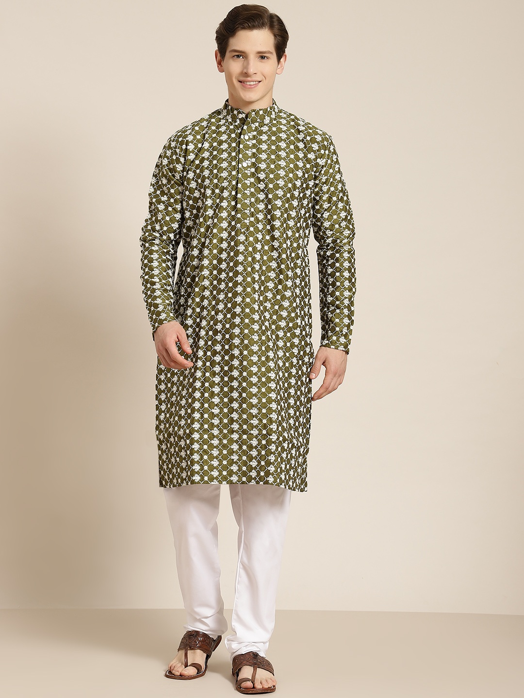 

SOJANYA Men Green Ethnic Motifs Embroidered Kurta with Churidar