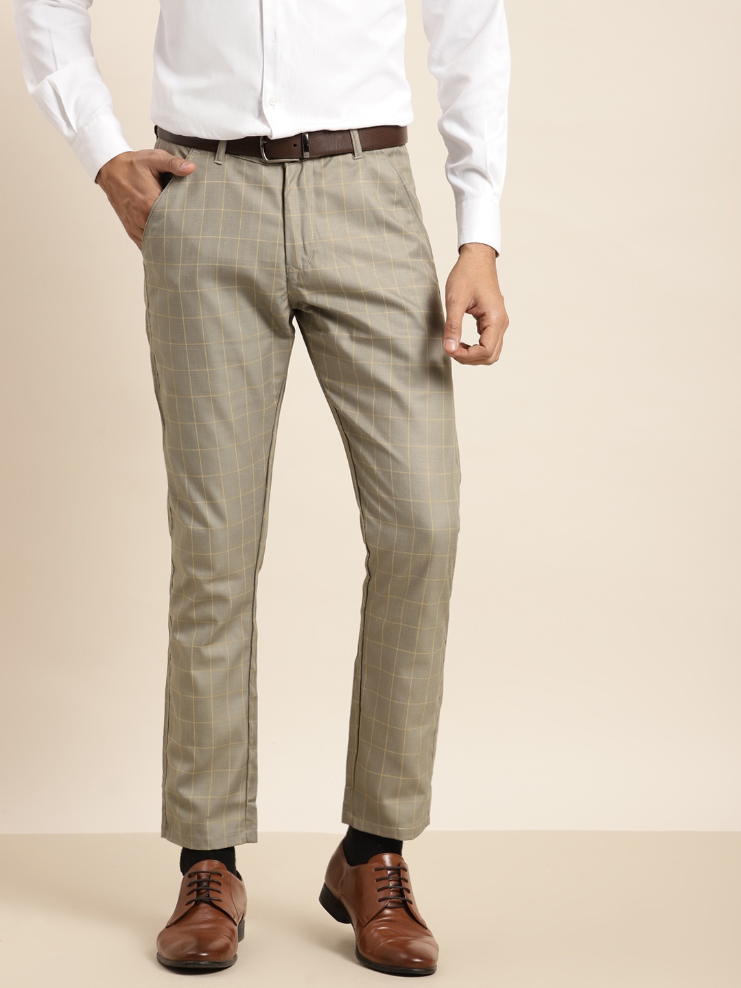 SOJANYA Men Green & Yellow Checked Smart Trousers
