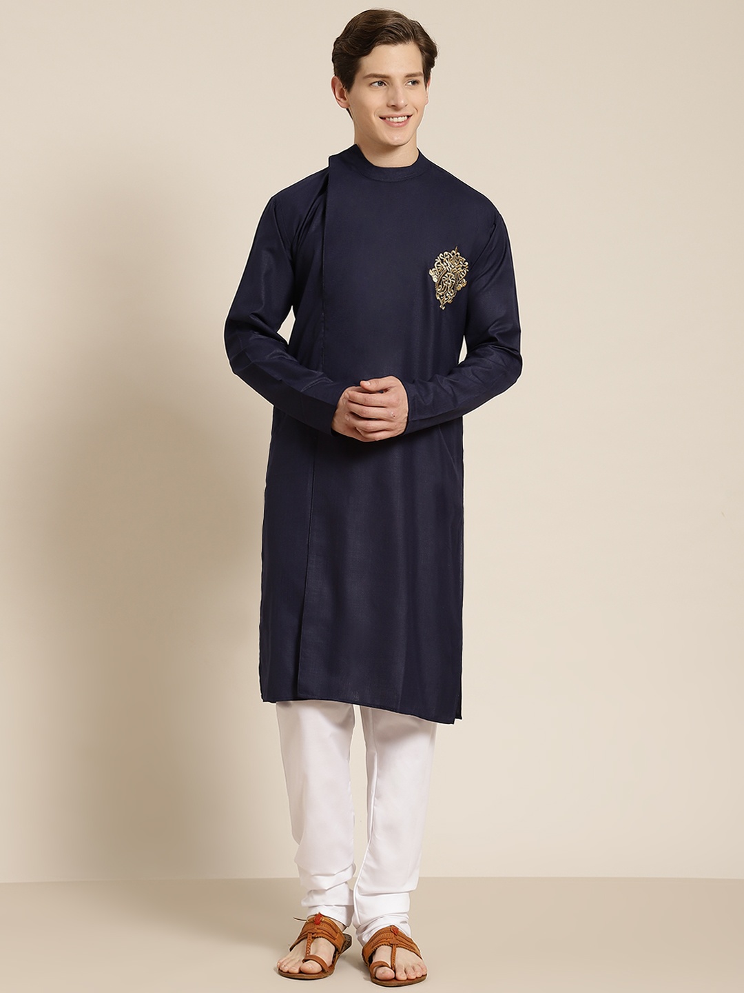 

SOJANYA Men Navy Blue Pure Cotton Thread Work Detail Kurta with Churidar