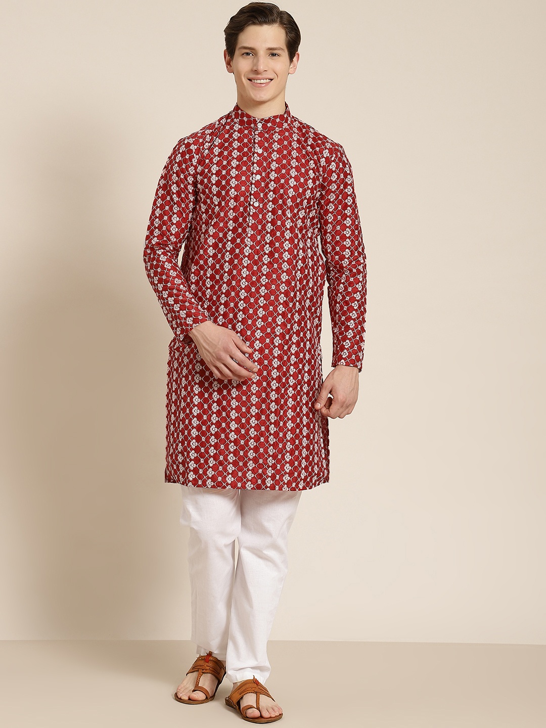 

SOJANYA Men Maroon & White Ethnic Motifs Embroidered Kurta