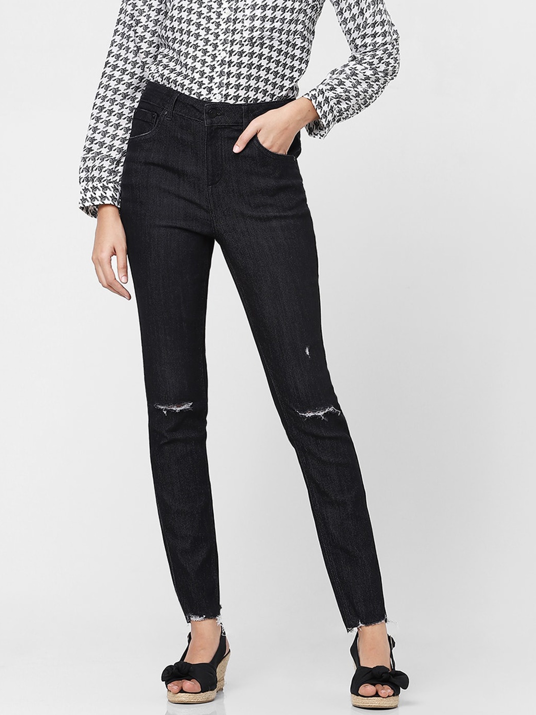 

Vero Moda Women Black Slim Fit High-Rise Mildly Distressed Jeans