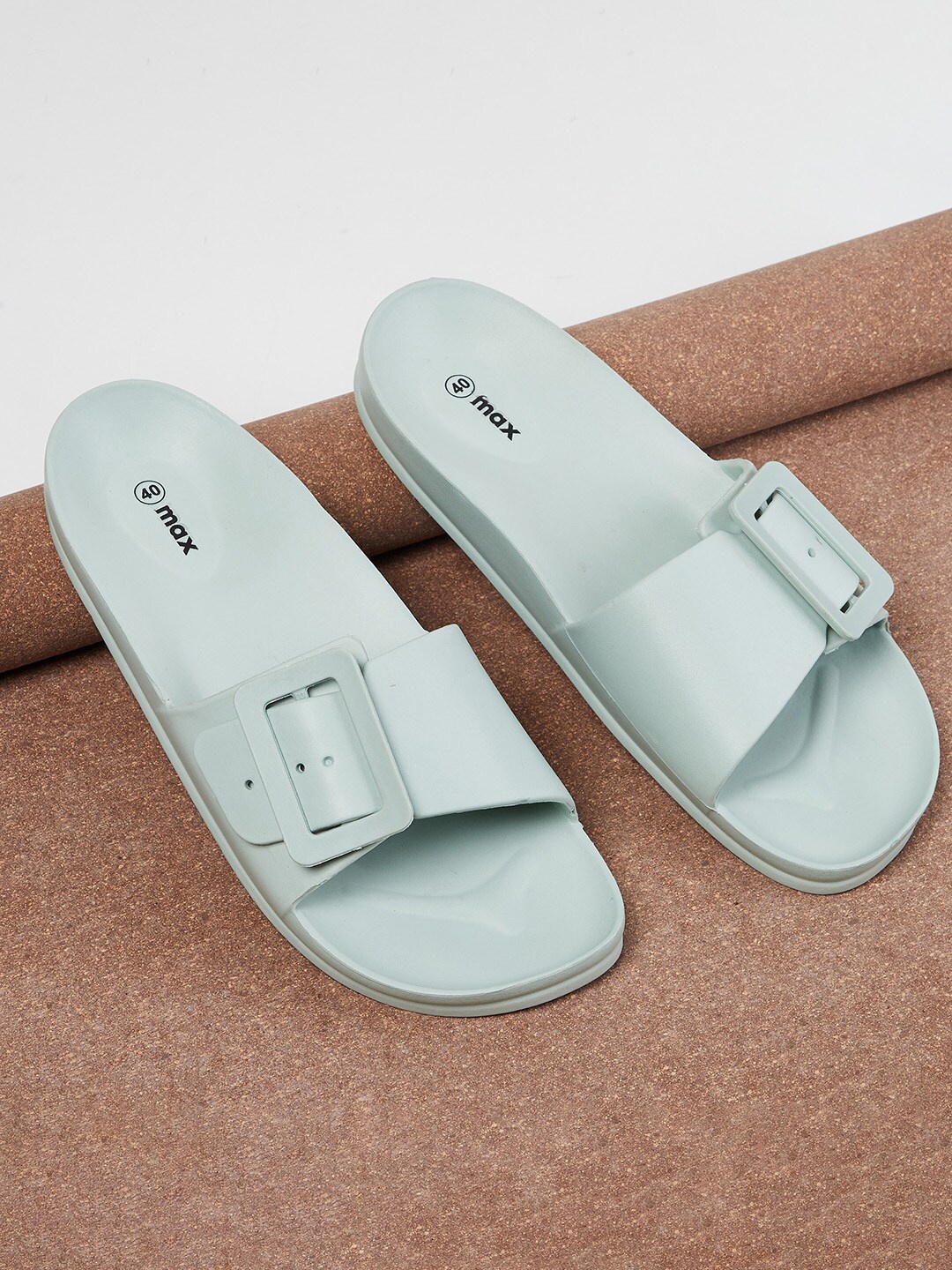 

max Women Pastel Green Solid Sliders