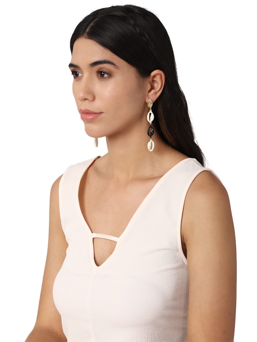 

FOREVER 21 Cream-Coloured Contemporary Drop Earrings