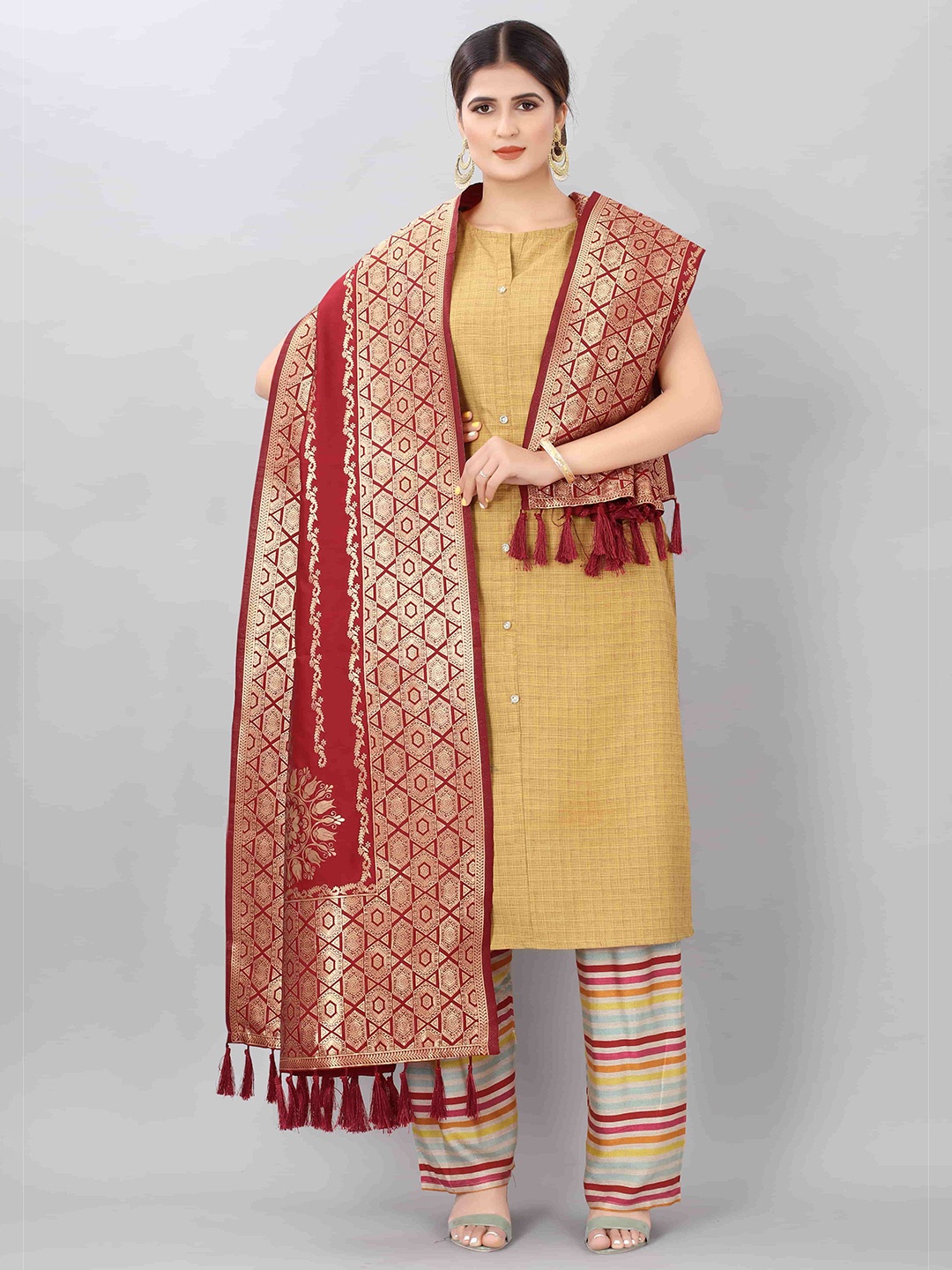 

Silk Land Women Red Jacquared Banarasi Dupatta