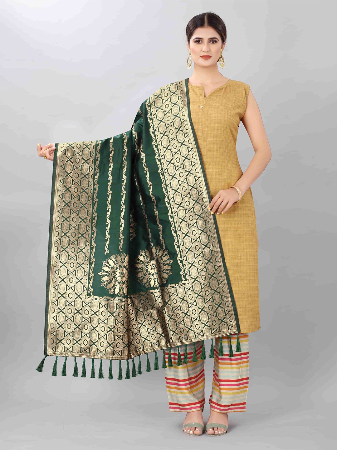 

Silk Land Green & Gold-Toned Ethnic Motifs Woven Design Jacquared Banarasi Dupatta