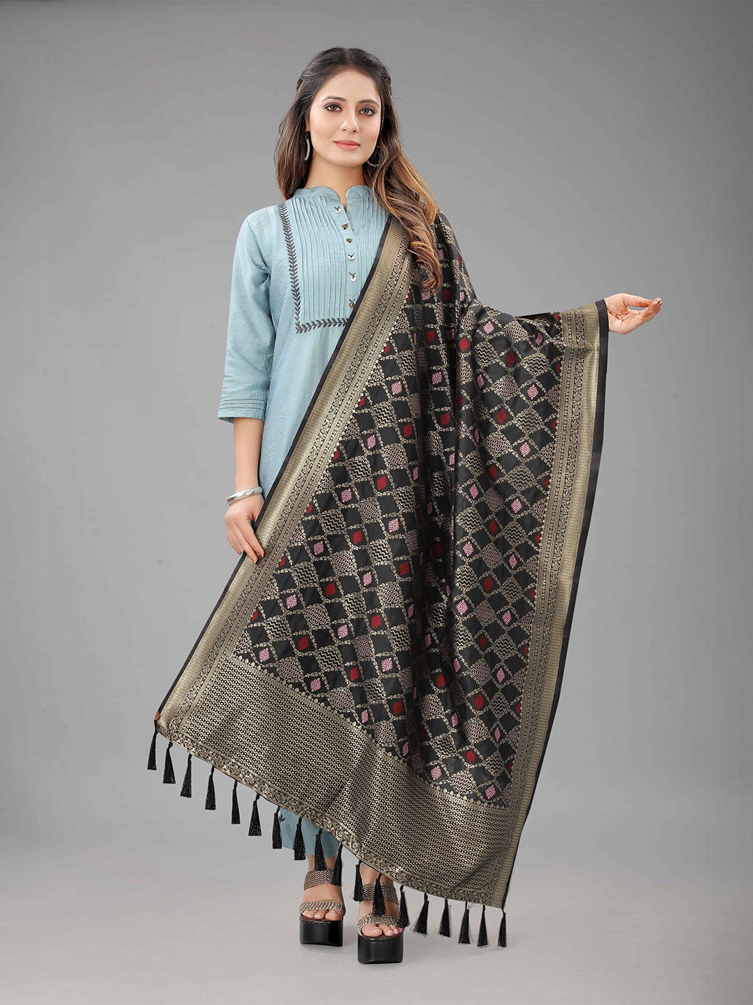 

Silk Land Women Black & Gold-Toned Ethnic Motifs Banarasi Silk Dupatta
