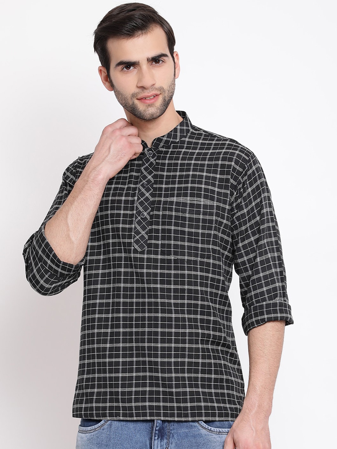 

VASTRAMAY Men Black Checked Cotton Blend Short Kurta