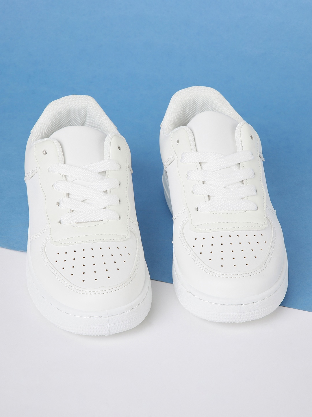 

max Boys White Perforated Under Sunlight Colour Changing Lace-Up Sneakers