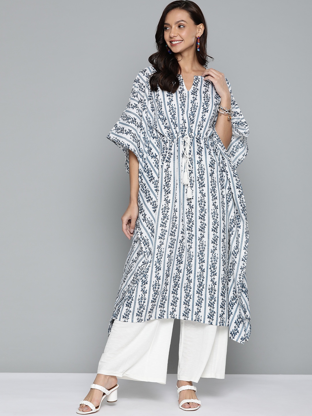 

HERE&NOW Women White & Blue Ethnic Motifs Printed Flared Sleeves Kaftan Kurta