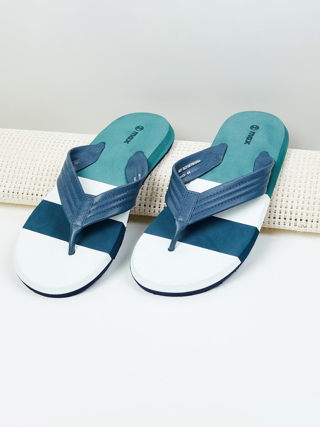 

max Men Green & White Printed Thong Flip-Flops