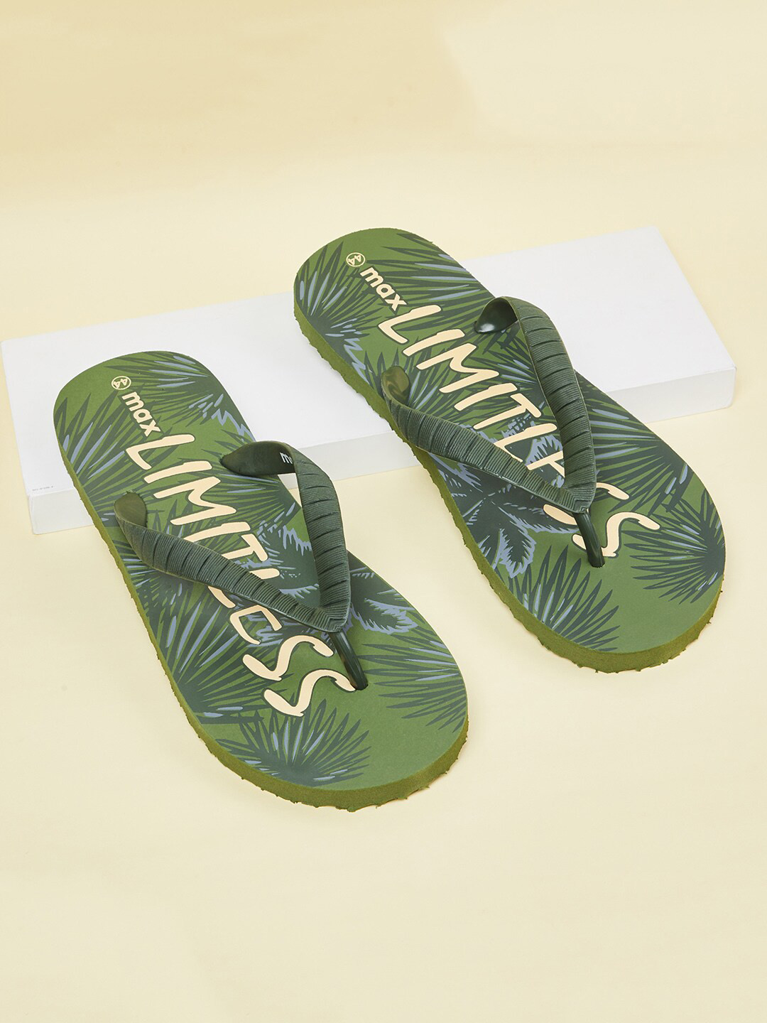 

max Men Olive Green Printed Rubber Thong Flip-Flops