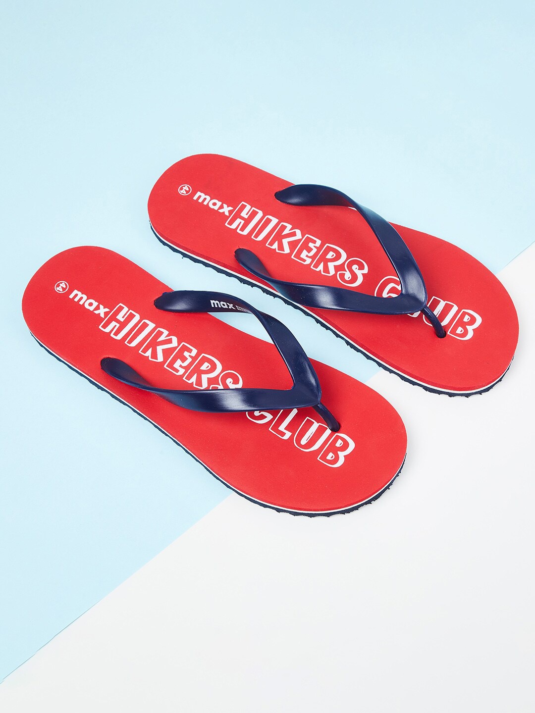

max Men Red & Blue Printed Thong Flip-Flops