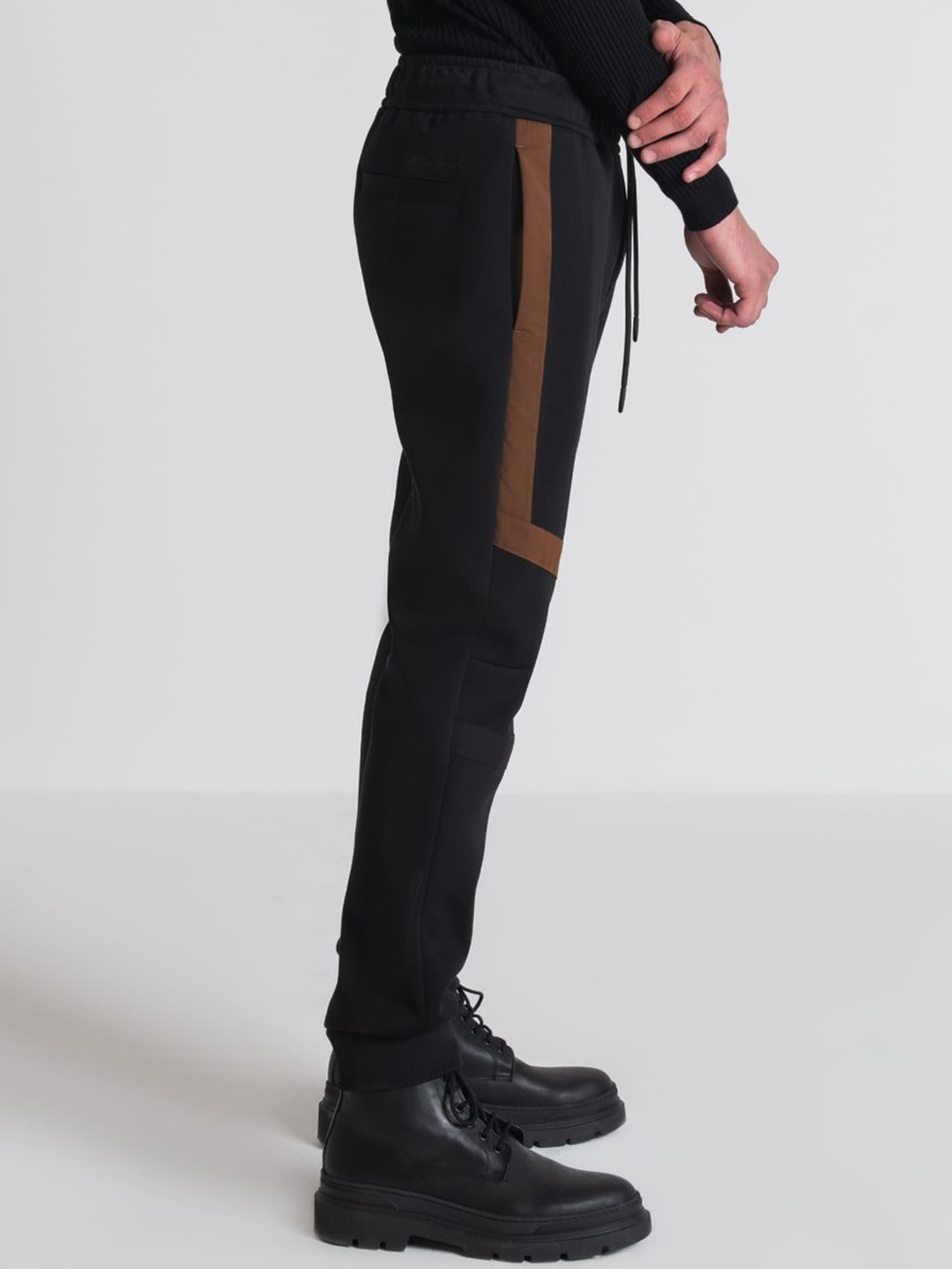 

Antony Morato Men Black Solid Cotton Track Pants