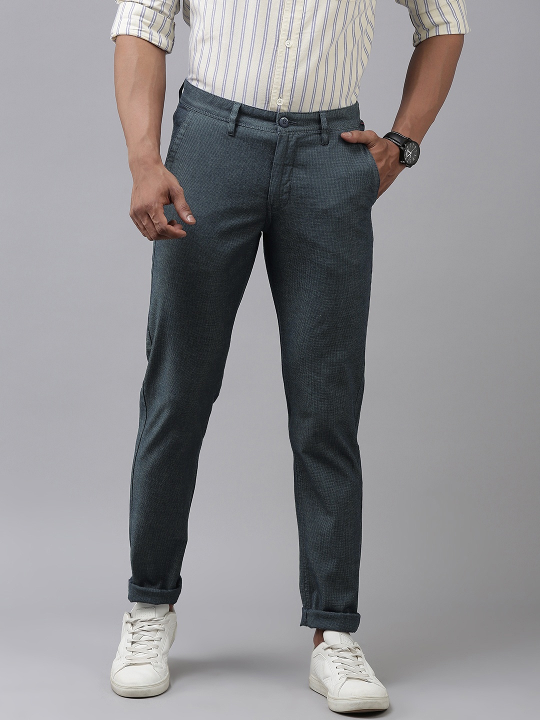 

Van Heusen Sport Men Blue Textured Tapered Fit Regular Trousers