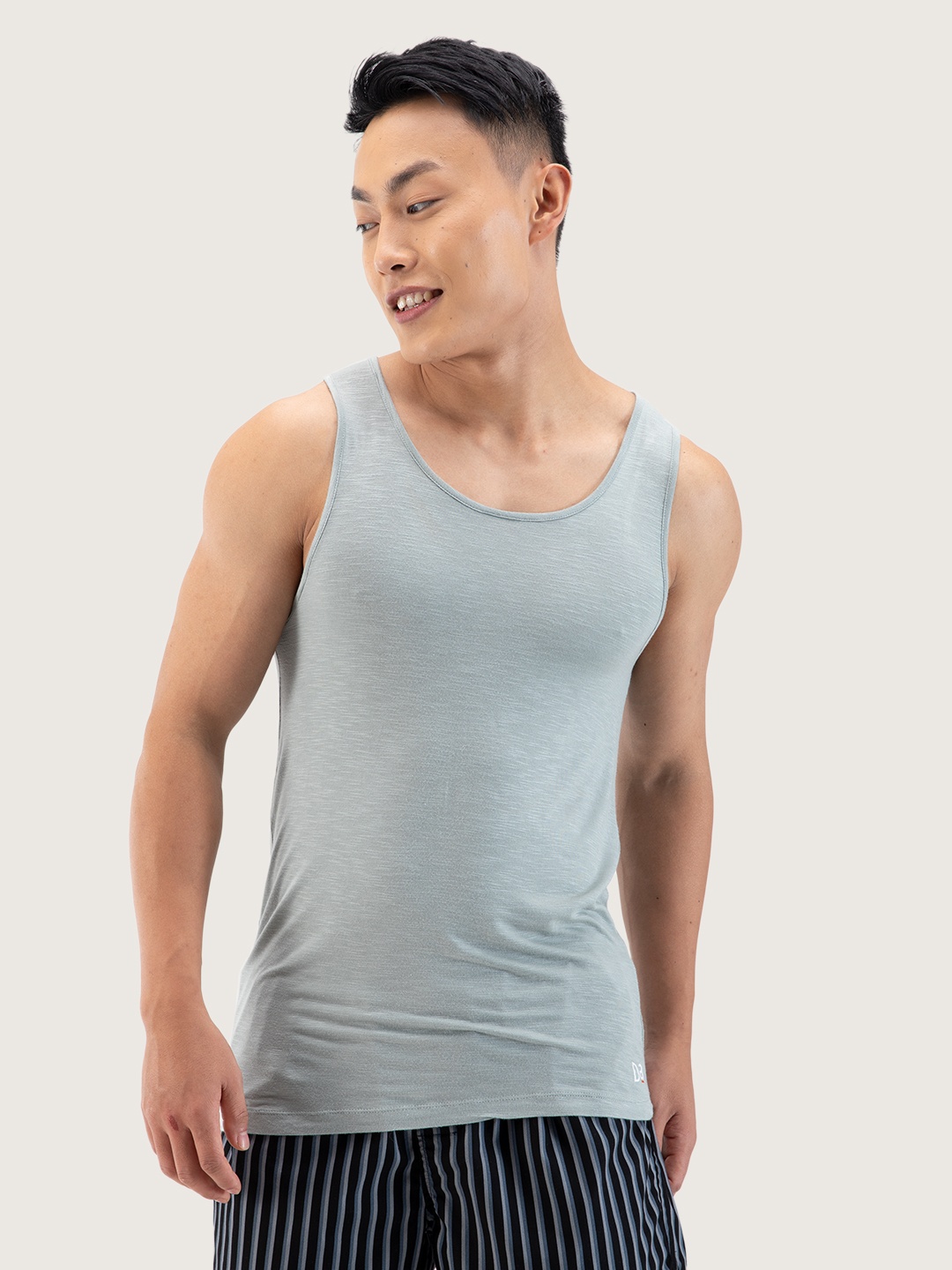 

DAMENSCH Men Grey Solid Anti Bacterial & Anti Microbial Bamboo Round Neck Vest DAM-VEST-SG