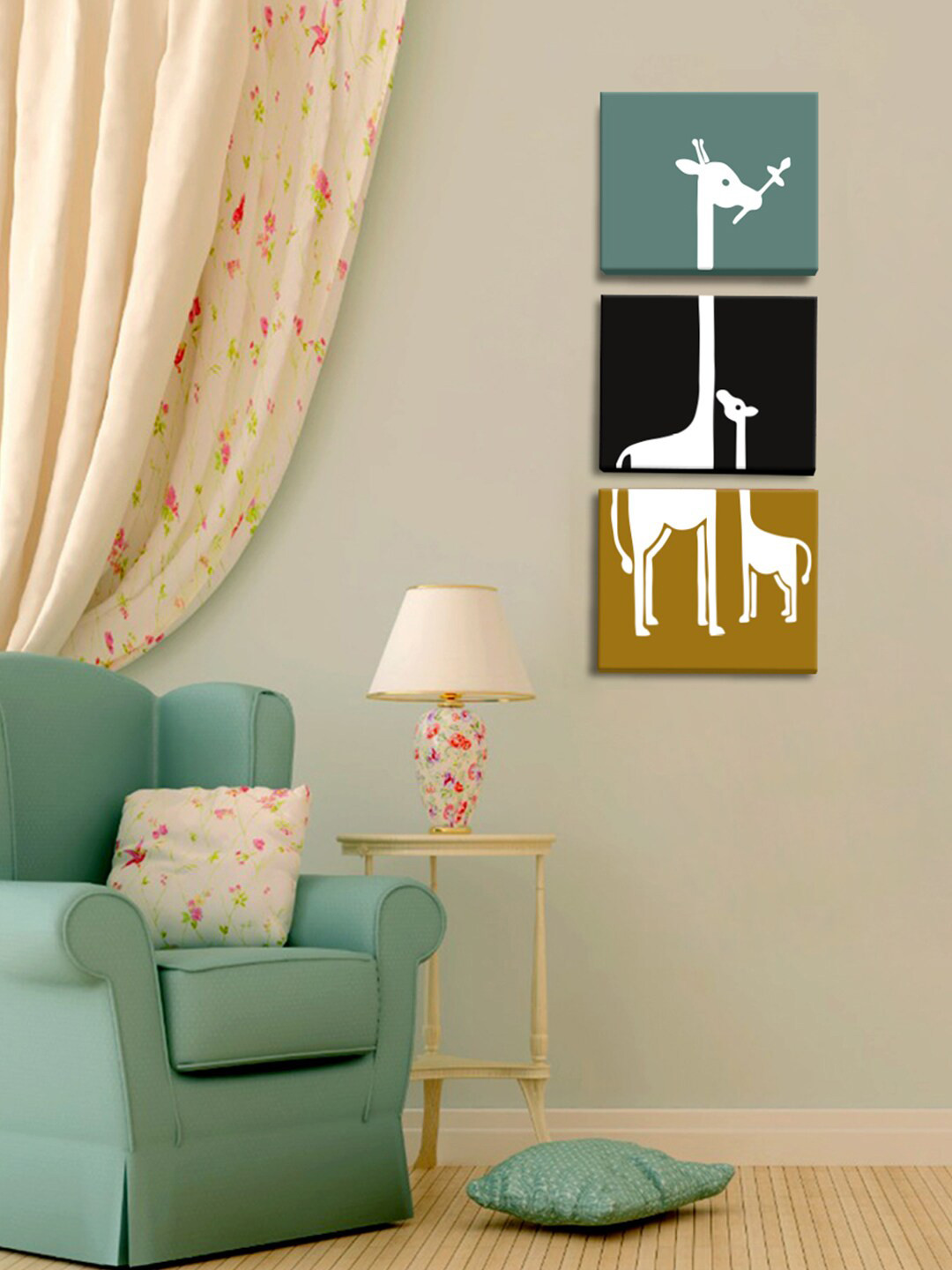 

WALLMANTRA Set Of 3 Grey & Black Giraffe Animal Wall Painting