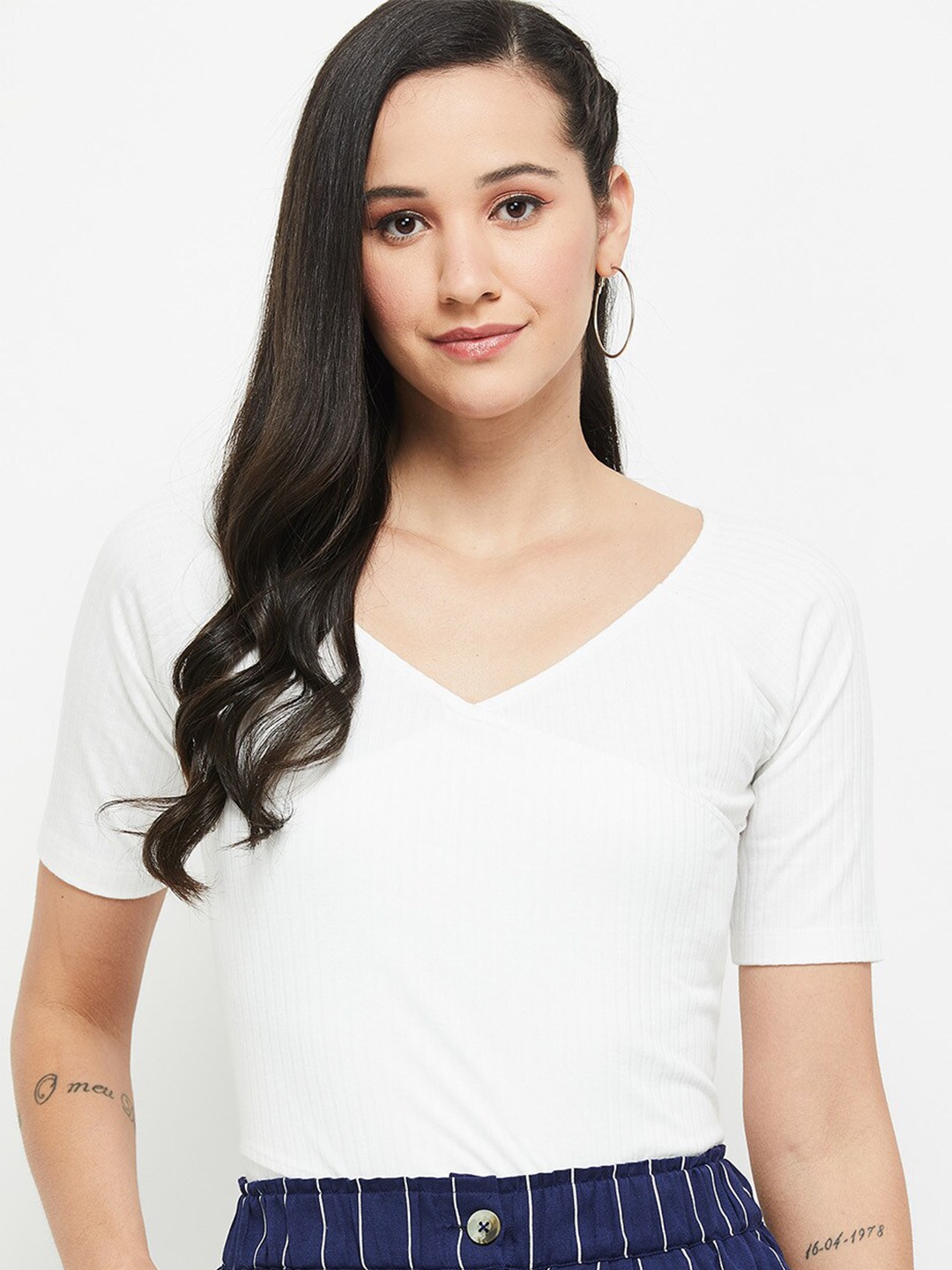 

max White V-Neck Casual Top