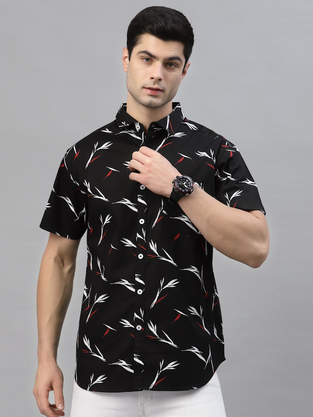 

Style Quotient Men Black Floral Printed Casual Shirt
