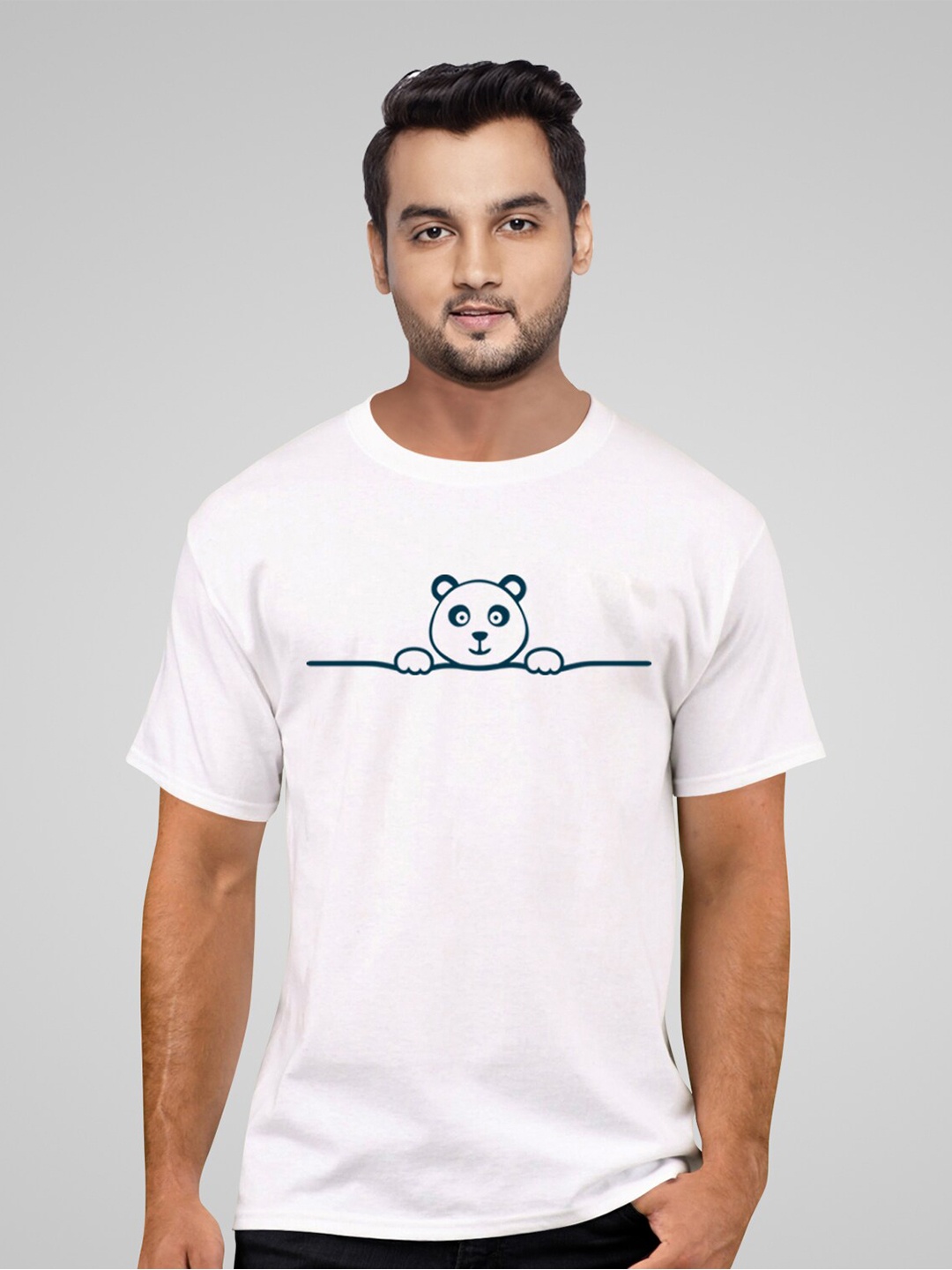 

Pootlu Men White Printed Cotton T-shirt