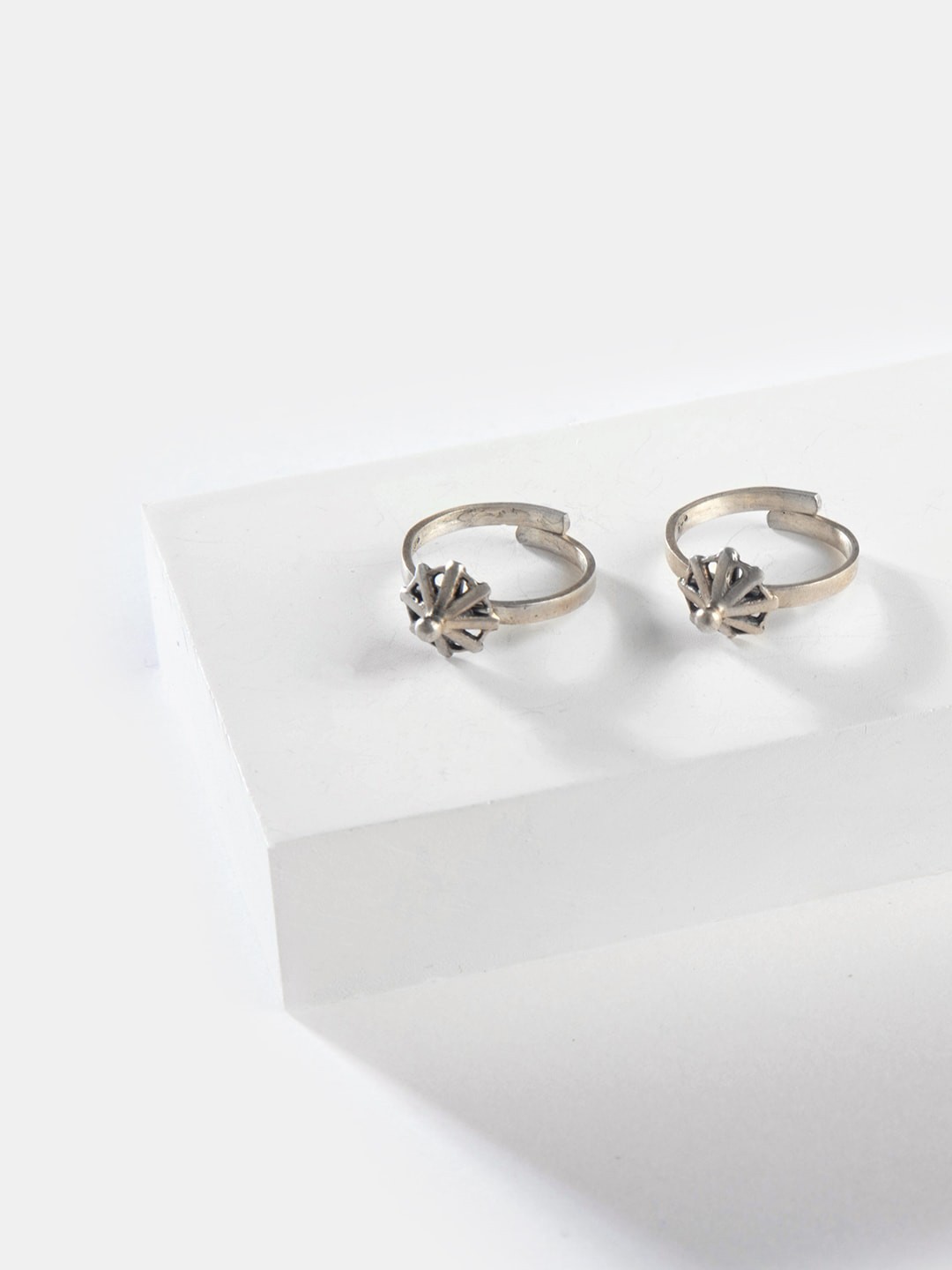 

SHAYA Set Of 2 925 Sterling Silver Antique Toe Rings