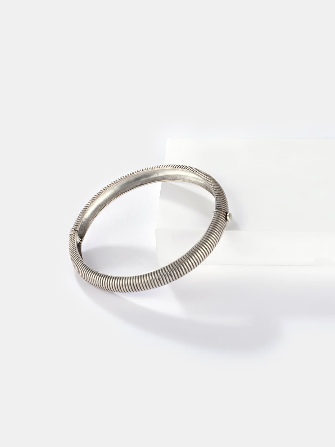 

SHAYA 925 Silver-Plated Bangle