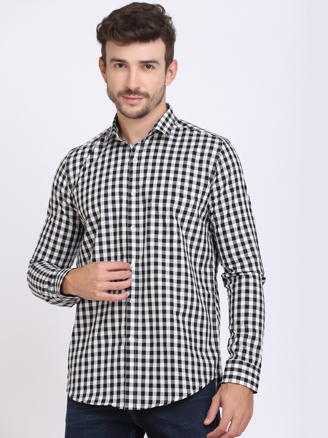 

JJAAGG T Men Black Classic Gingham Checks Pure Cotton Casual Shirt