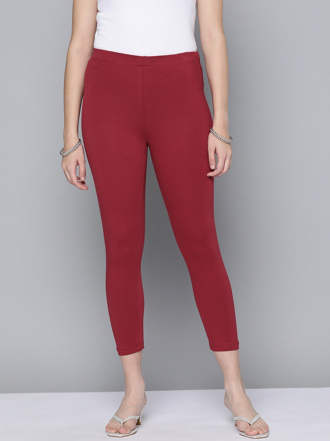 

HERE&NOW Women Maroon Solid Three-Fourth Length Leggings