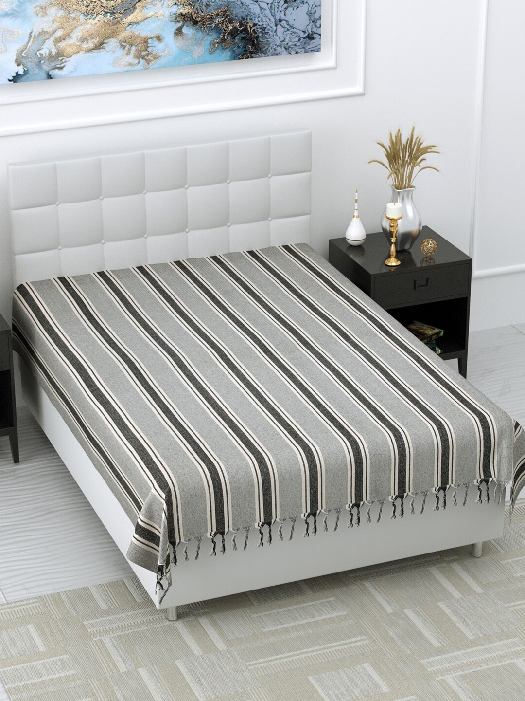 

Varde Black & Grey Striped 180 TC Single Bedsheet