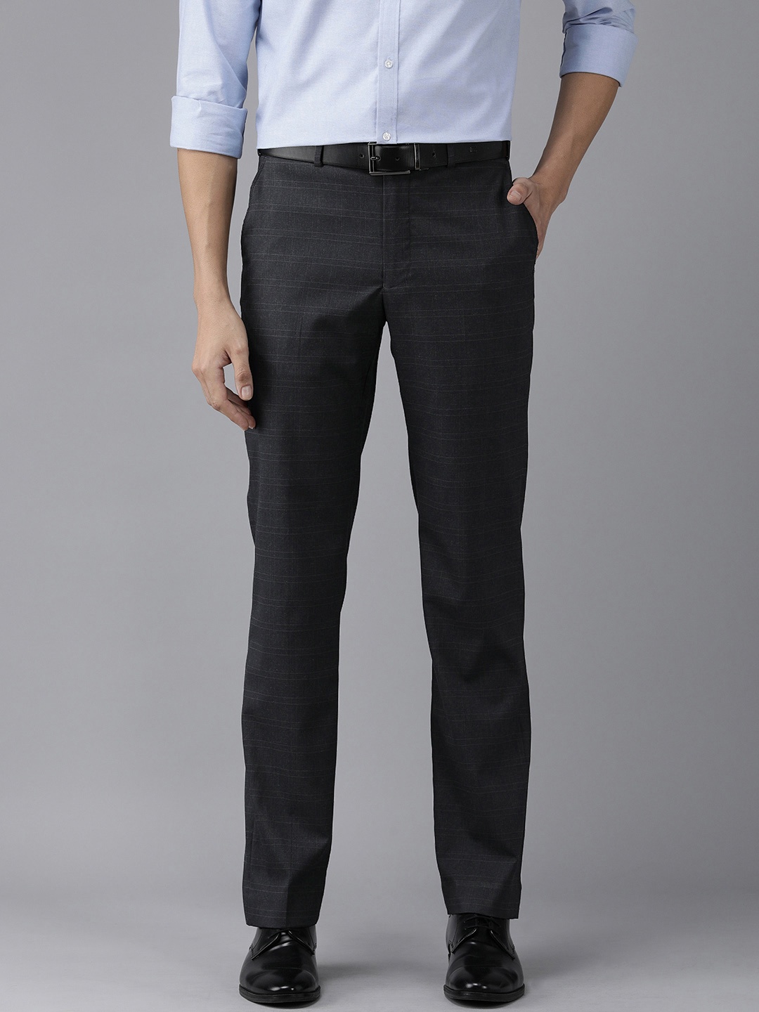

Park Avenue Men Black Checked Smart Fit Trousers