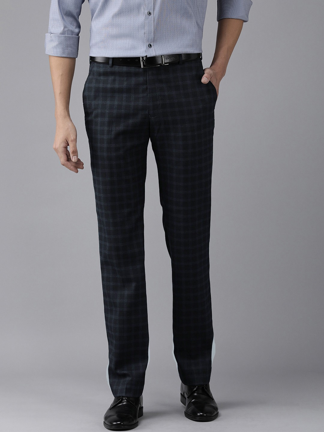 

Park Avenue Men Navy Blue Checked Smart Fit Trousers