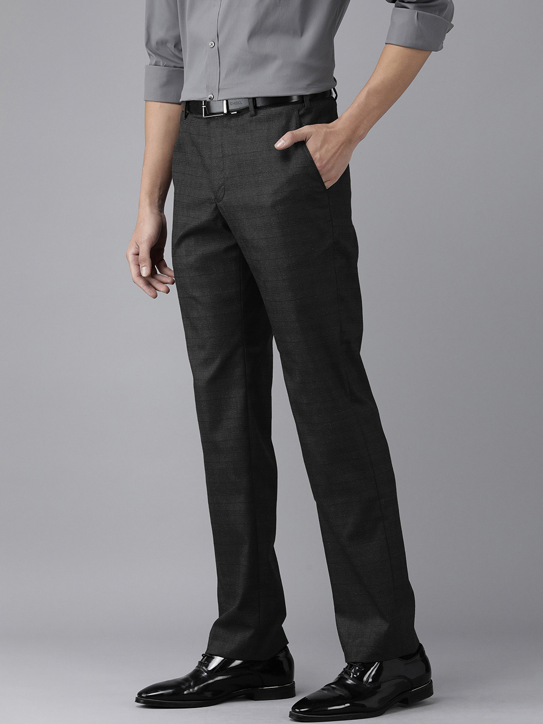 

Park Avenue Men Charcoal Grey Checked Smart Fit Trousers