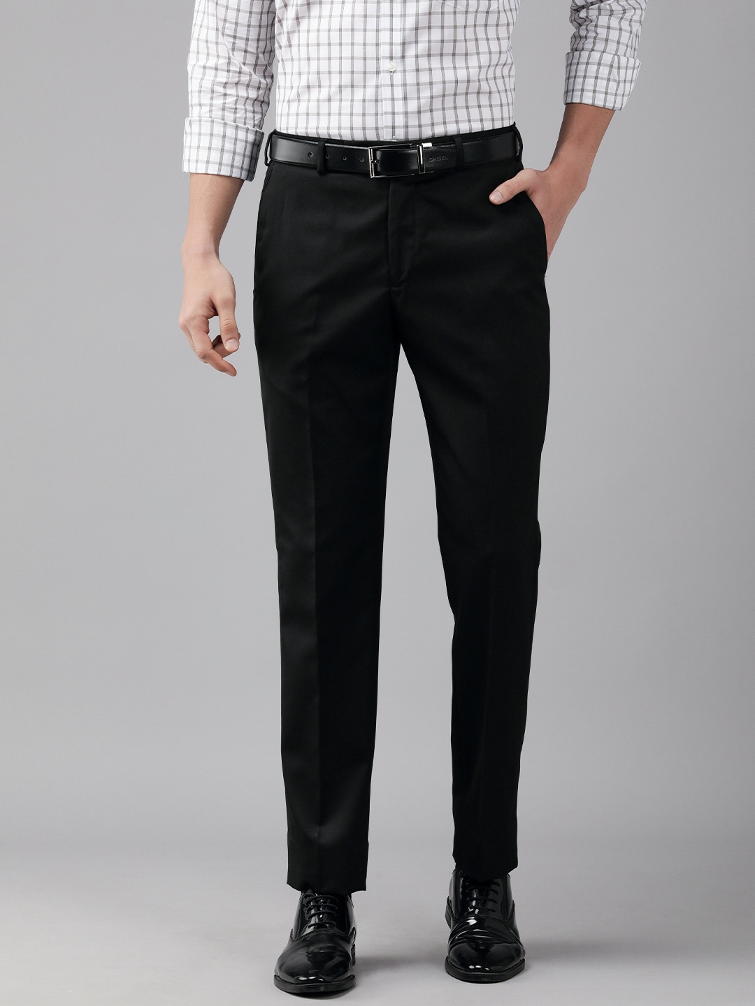 

Park Avenue Men Black Solid Mid-Rise Formal Trousers