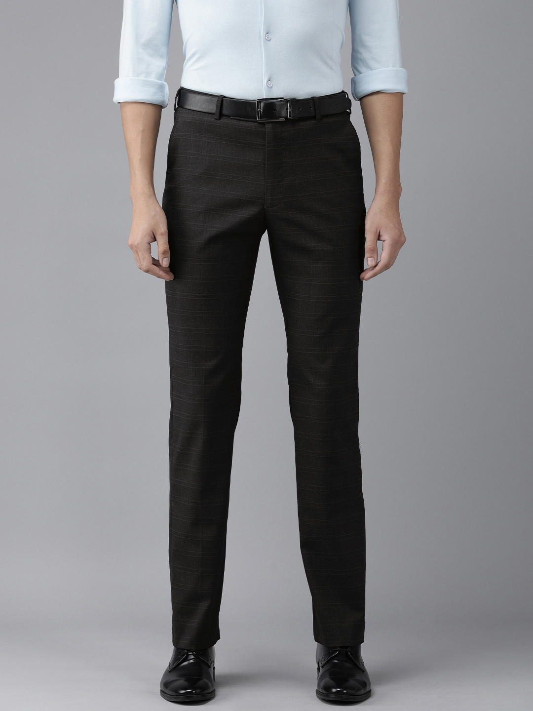 

Park Avenue Men Black Checked Smart Fit Trousers