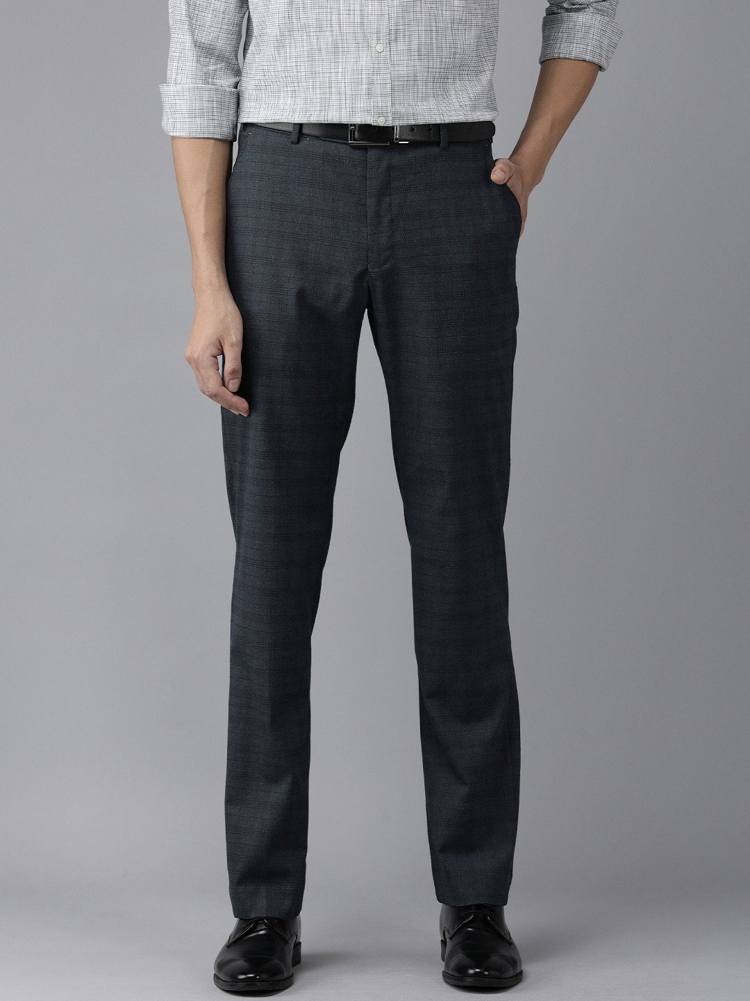 

Park Avenue Men Navy Blue Checked Smart Fit Trousers