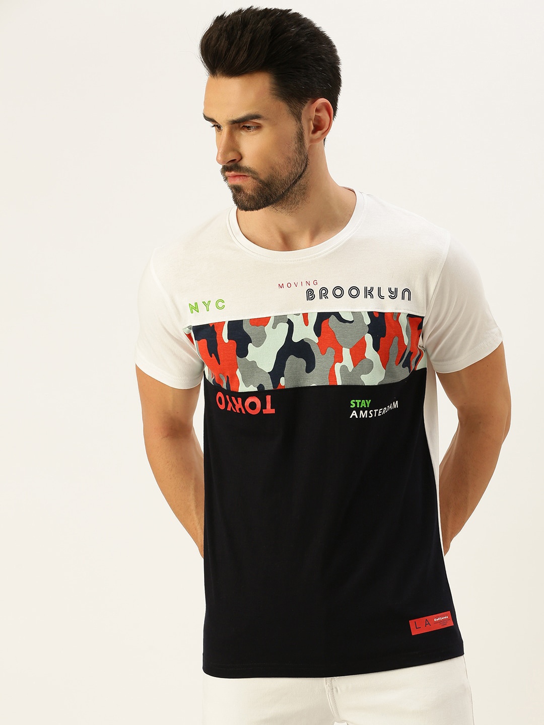 

VEIRDO Men White and Black Typography Printed Applique Regular T-shirt