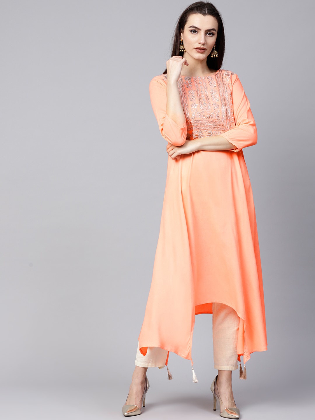 

Varanga Women Peach-Coloured Solid Thread Work Kurta