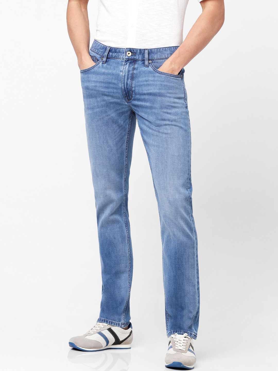 

Celio Men Blue Straight Fit Heavy Fade Jeans
