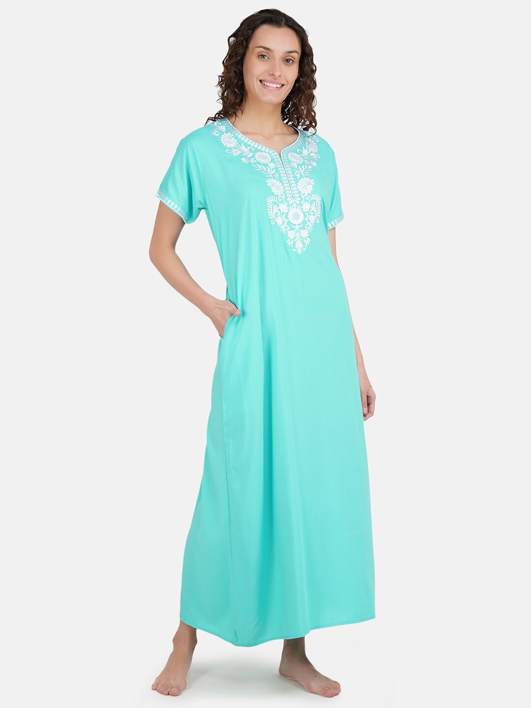 

KOI SLEEPWEAR Blue & White Embroidered Maxi Nightdress