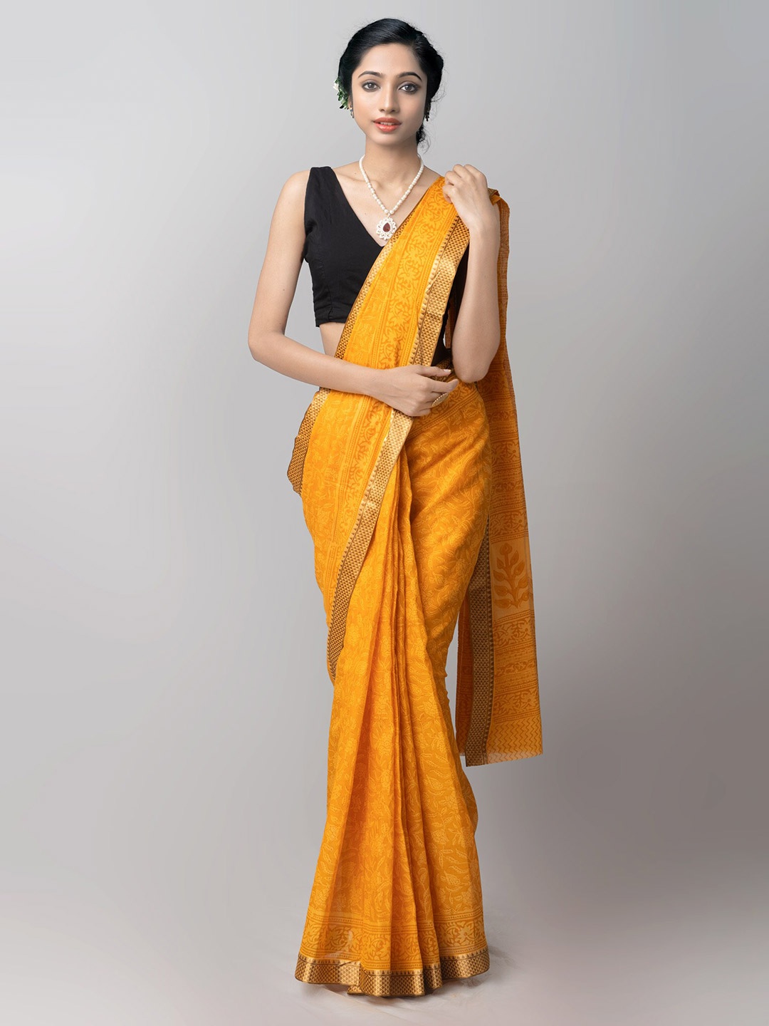 

Unnati Silks Yellow & Gold-Toned Floral Pure Cotton Venkatgiri Saree