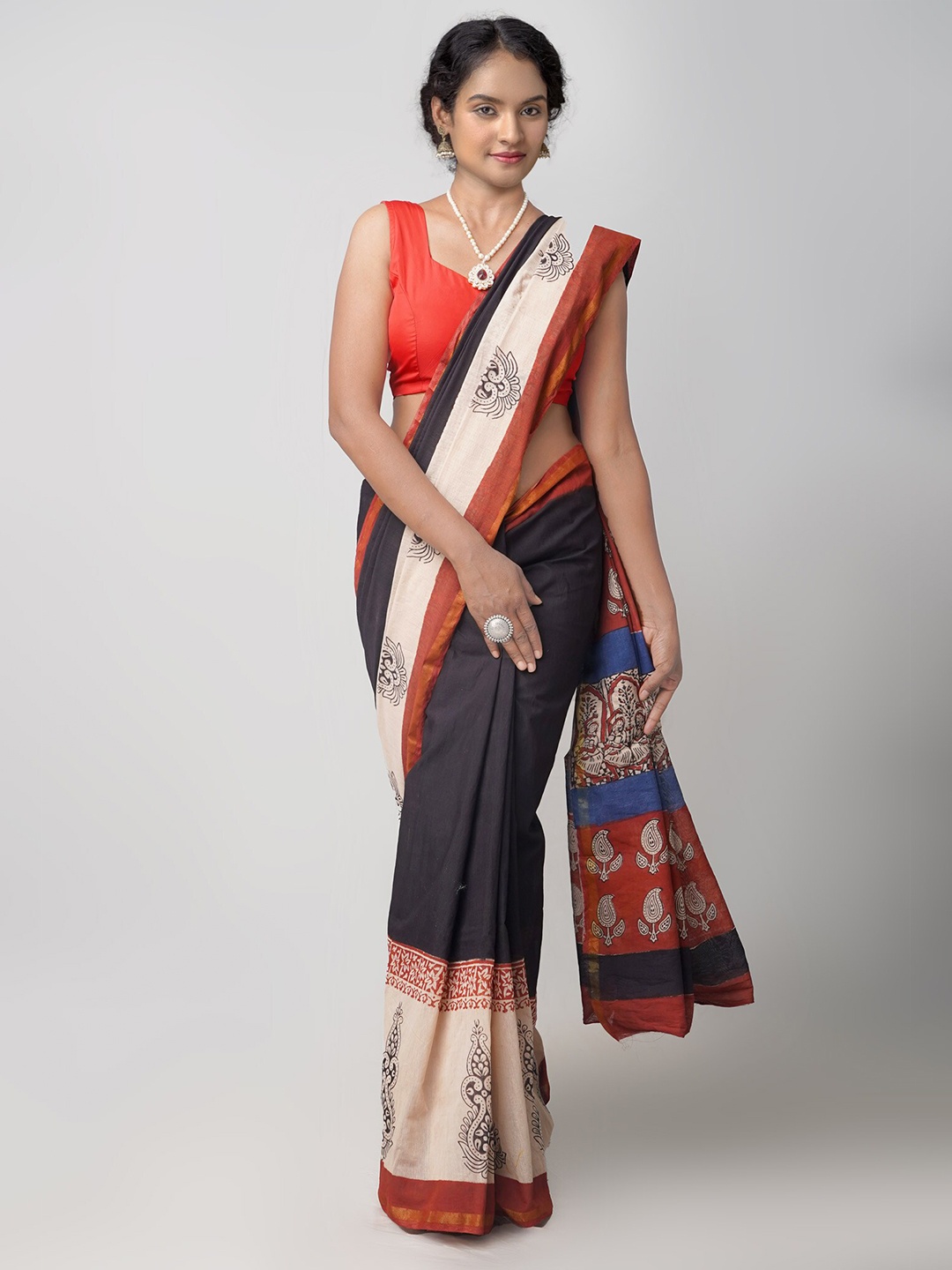 

Unnati Silks Black & Cream-Coloured Tie and Dye Silk Cotton Handloom & Sustainable Chanderi Saree