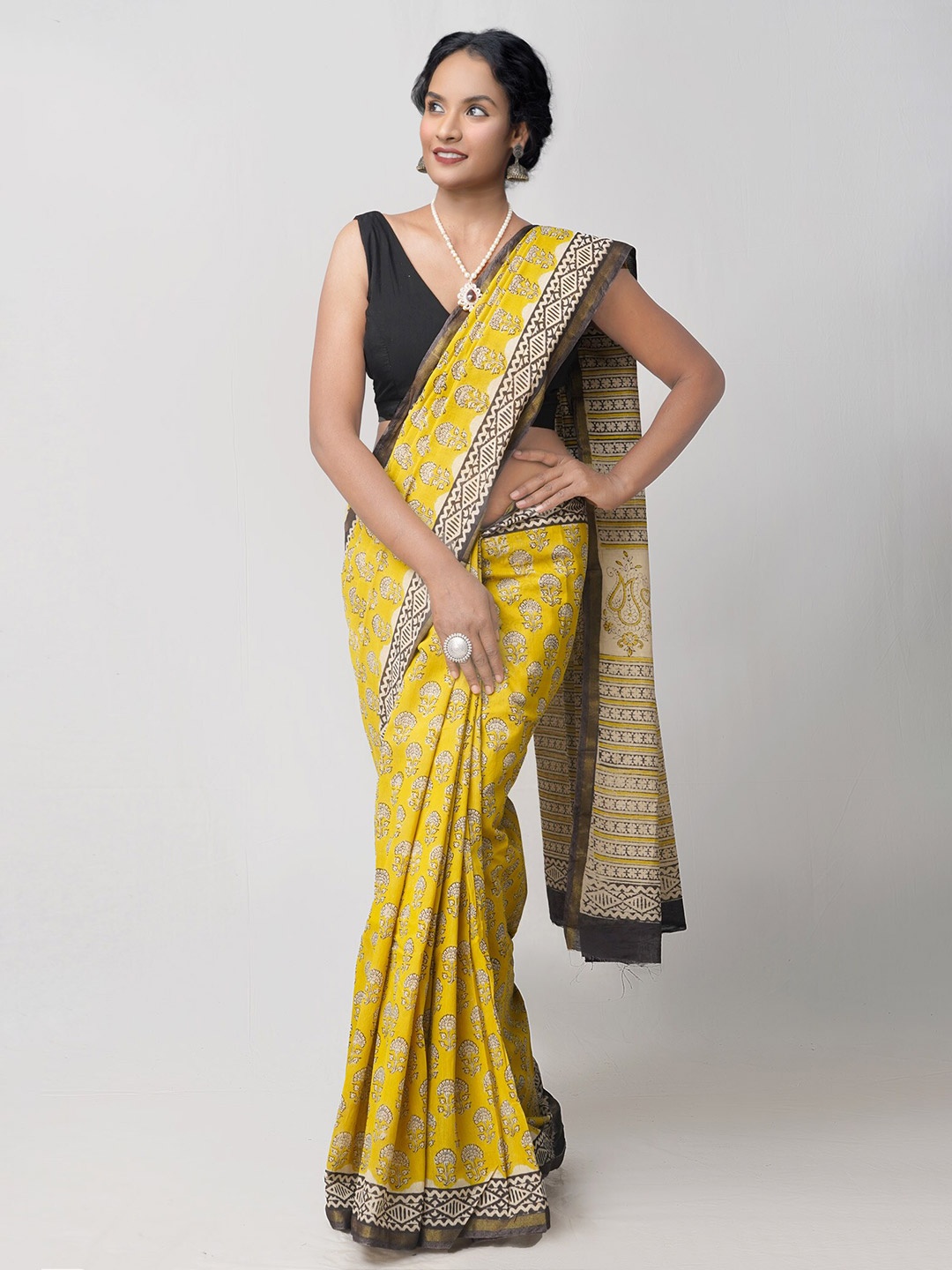 

Unnati Silks Yellow & Cream-Coloured Bagh Zari Silk Cotton Chanderi Saree