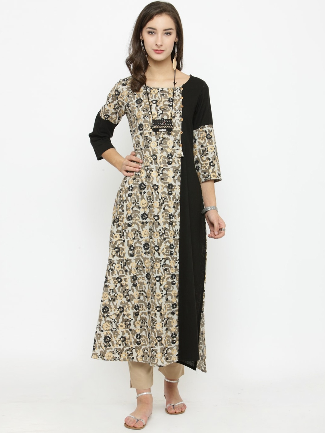 

Varanga Women Black and Beige Ethnic Motifs Printed Gotta Patti Straight Kurta
