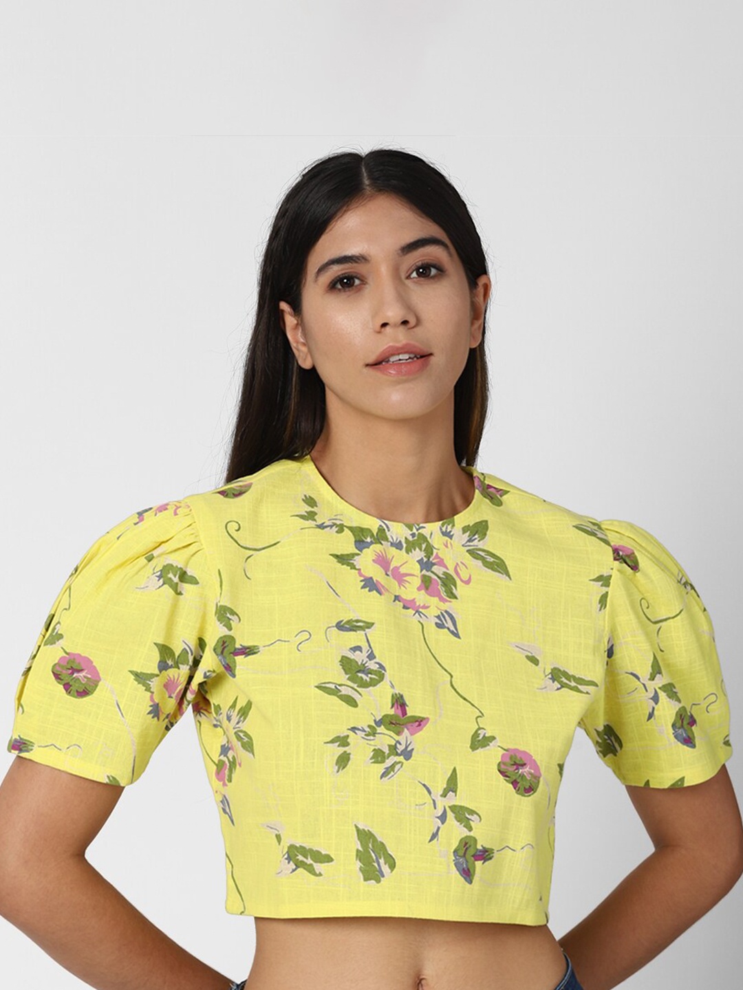 

FOREVER 21 Yellow Floral Print Crop Top