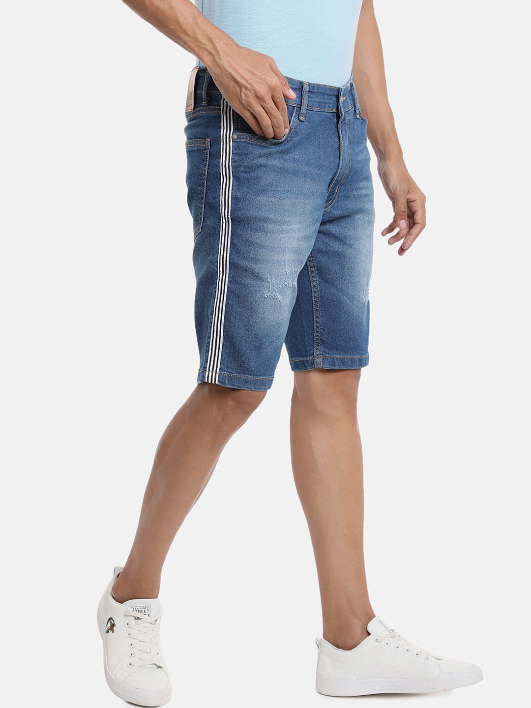 

Campus Sutra Men Blue Washed Denim Outdoor Denim Shorts
