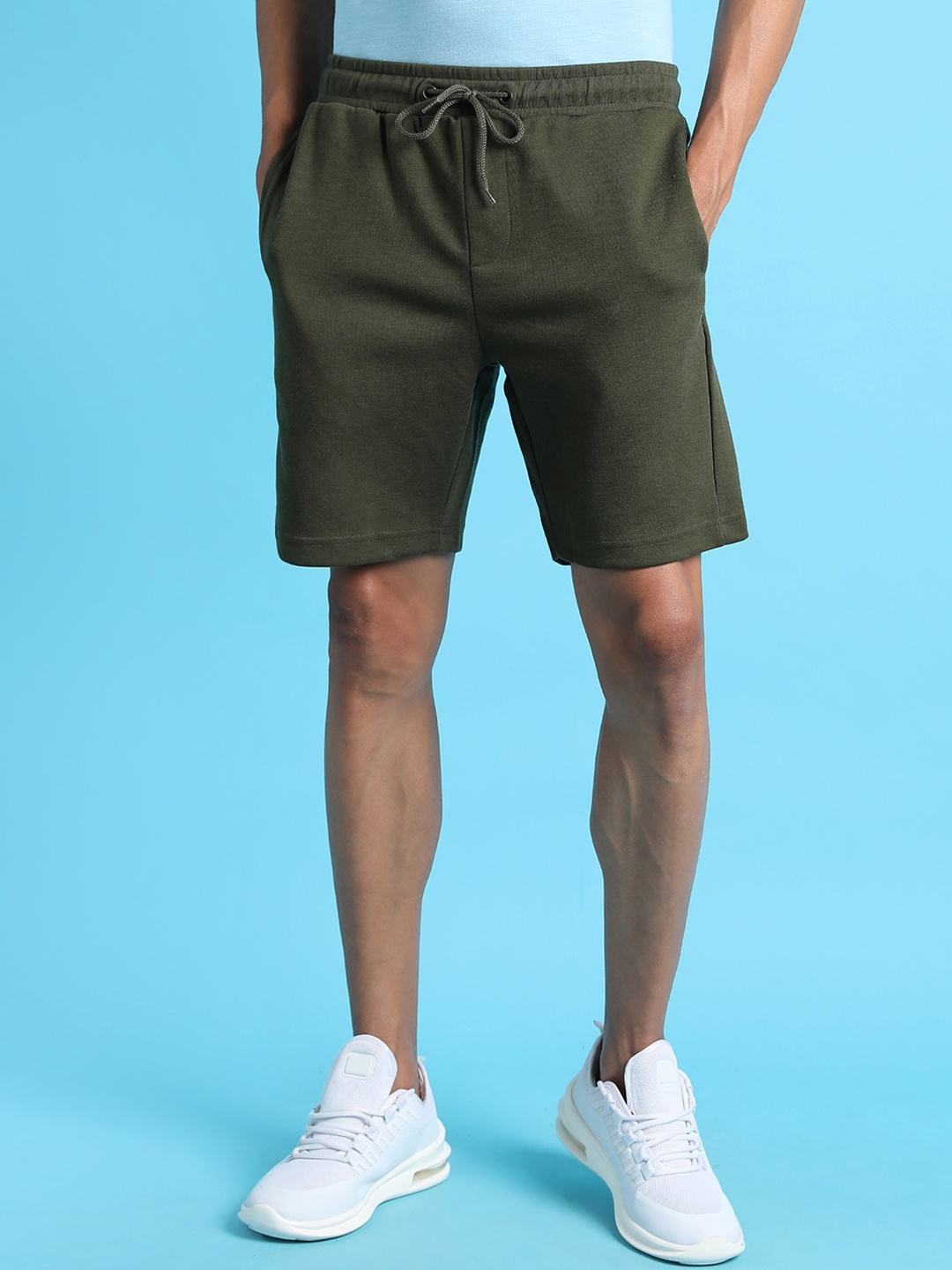 

Campus Sutra Men Olive Green Outdoor Sports Shorts