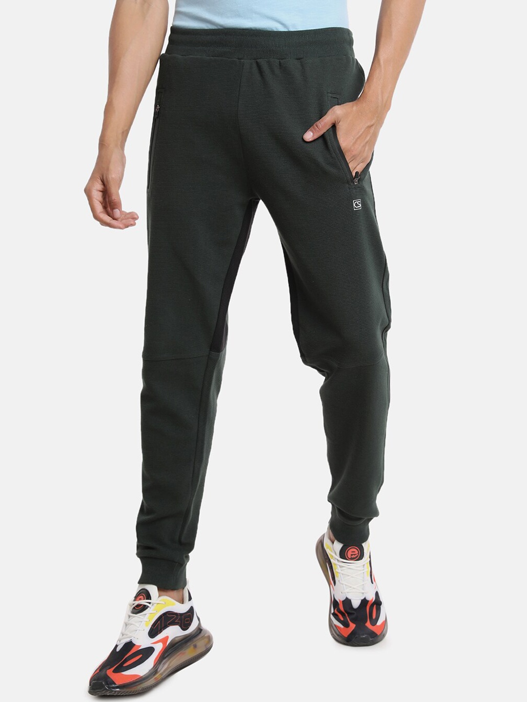 

Campus Sutra Men Green Solid Joggers