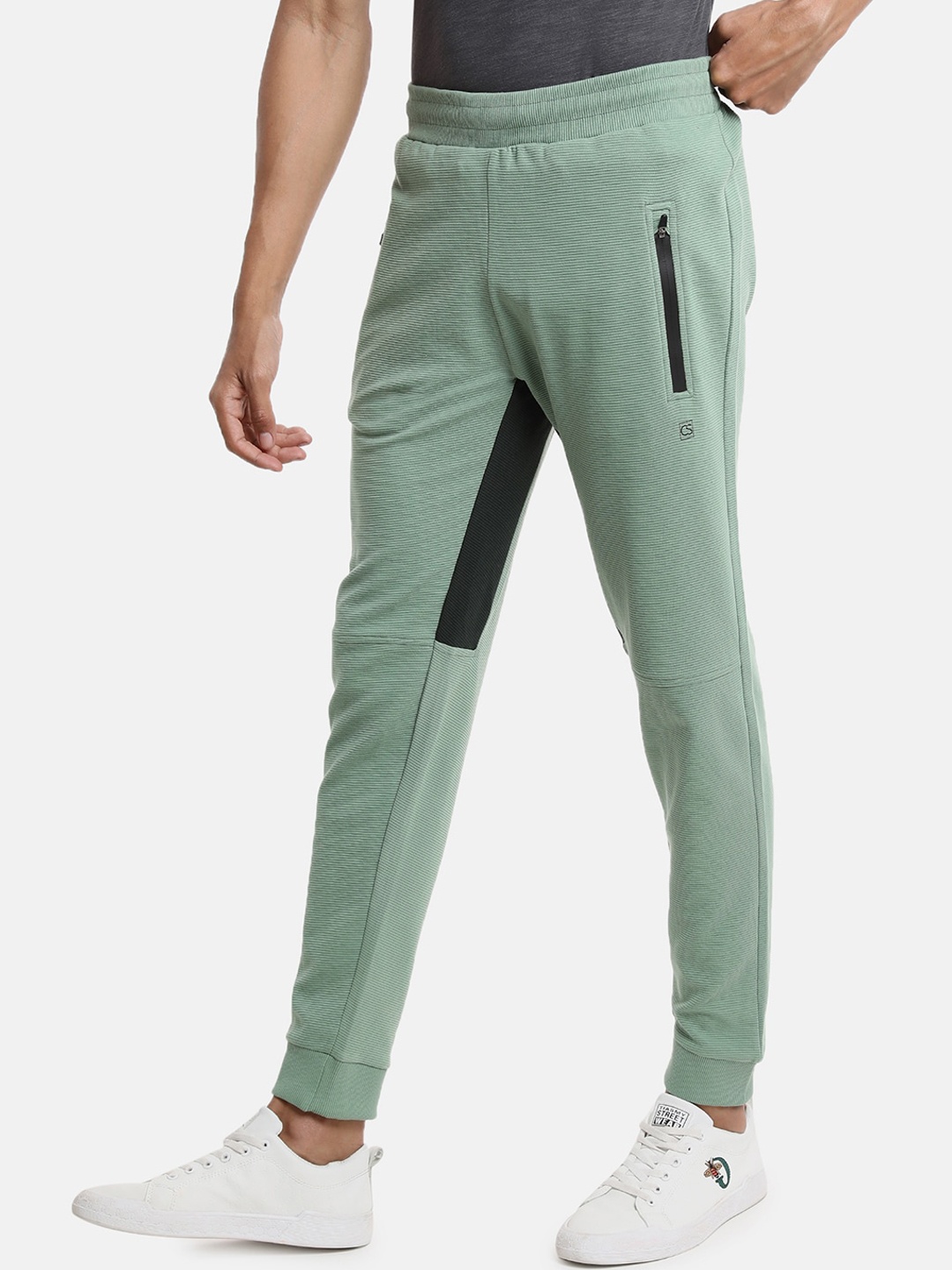 

Campus Sutra Men Green Solid Cotton Trackpant