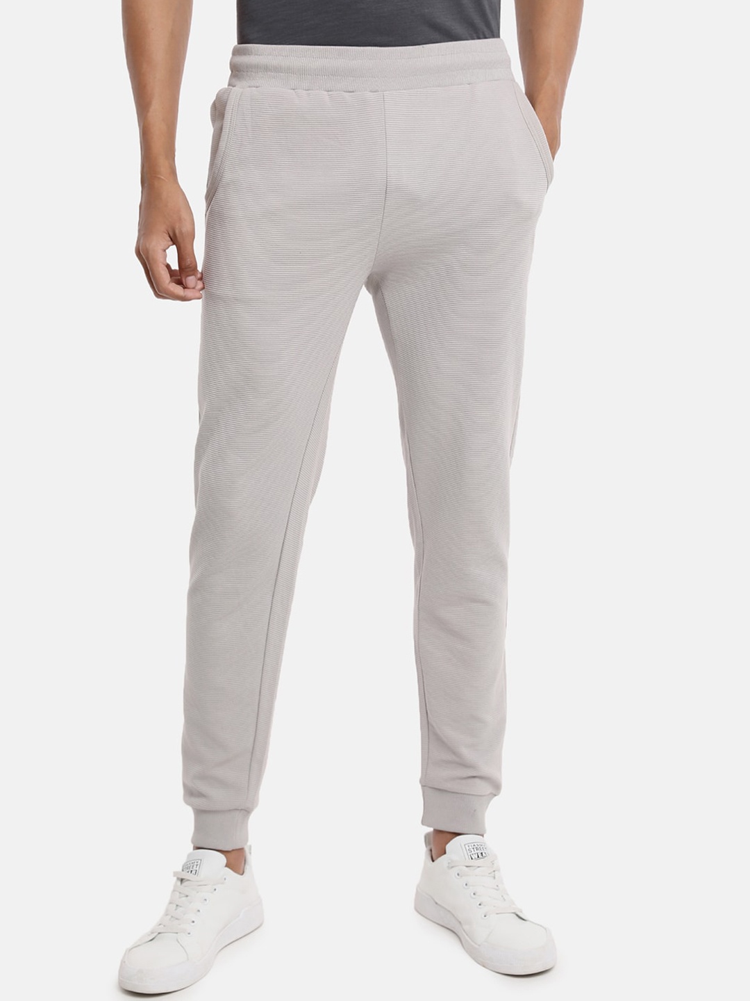 

Campus Sutra Men Grey Solid Joggers
