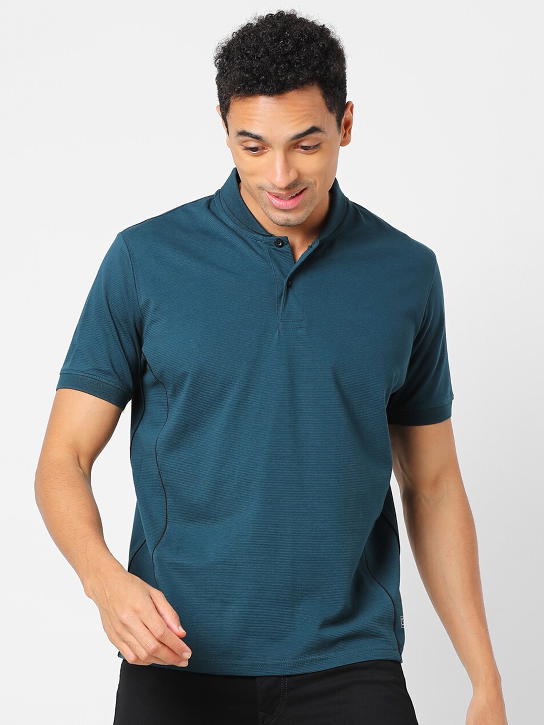 

Campus Sutra Men Teal V-Neck Outdoor T-shirt
