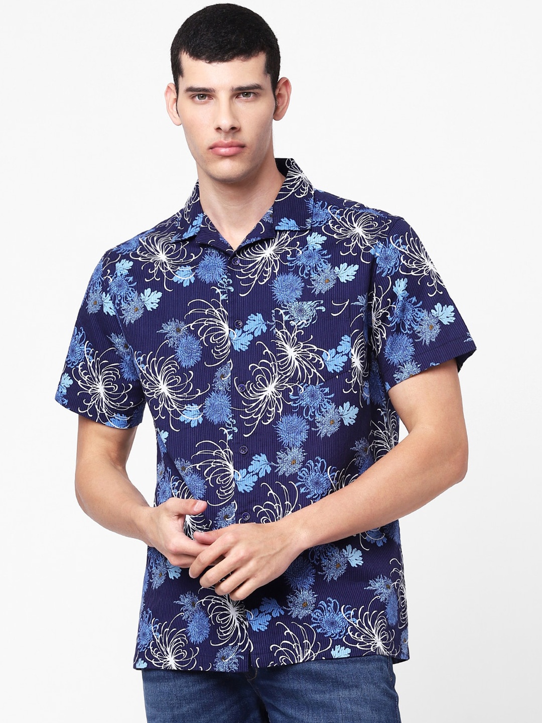 

Celio Men Navy Blue Floral Printed Casual Shirt